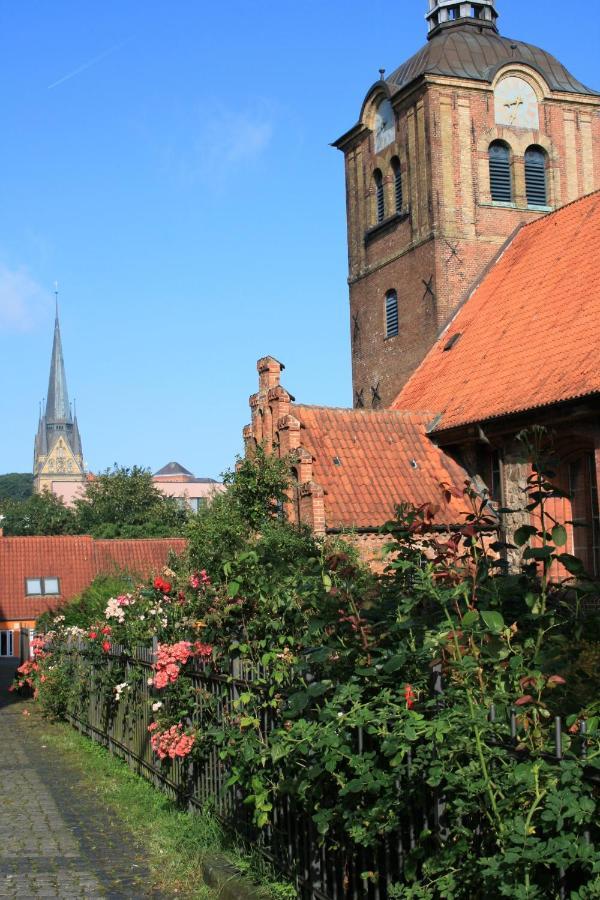 Zentrale Ferienwohnung „Treibholz“ Im Sonnenblumenhaus Flensbourg Extérieur photo