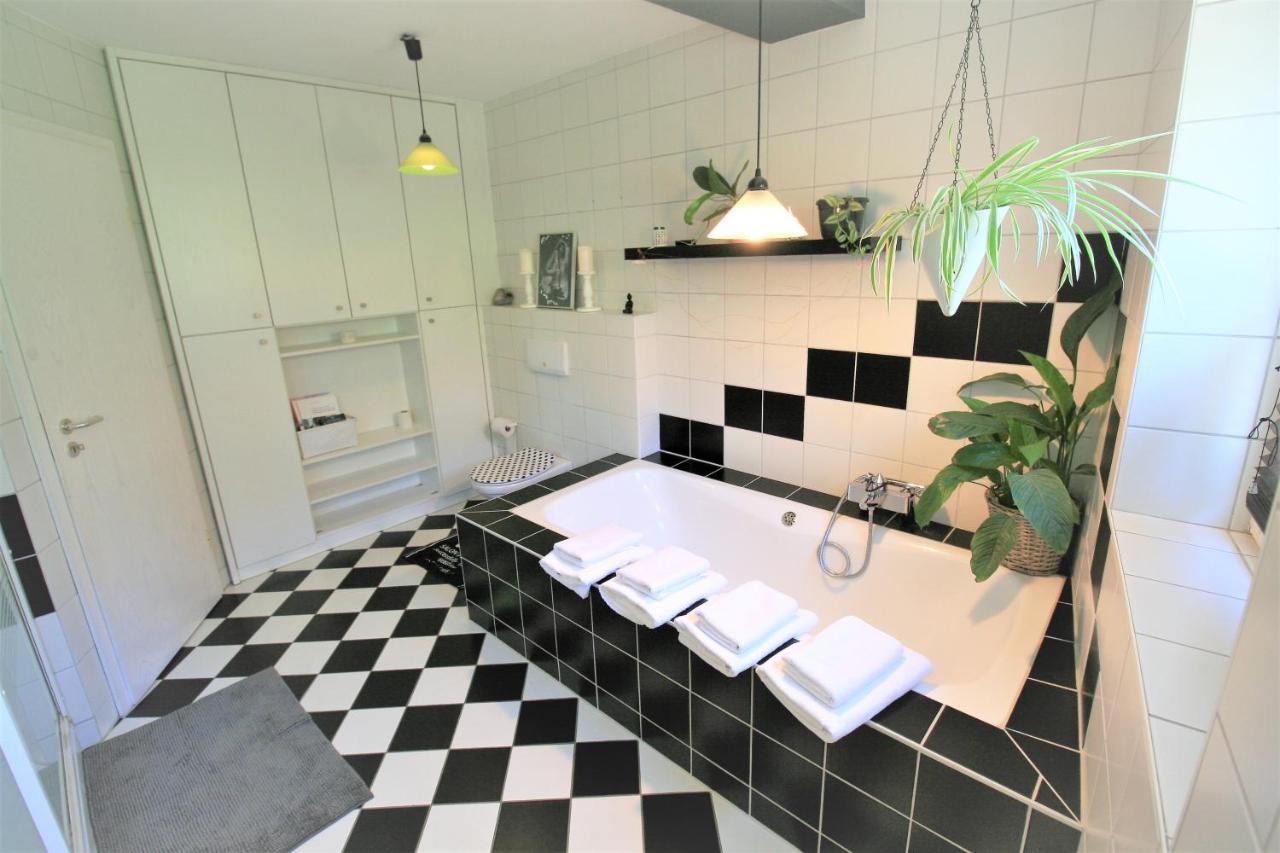 Zentrale Ferienwohnung „Treibholz“ Im Sonnenblumenhaus Flensbourg Extérieur photo
