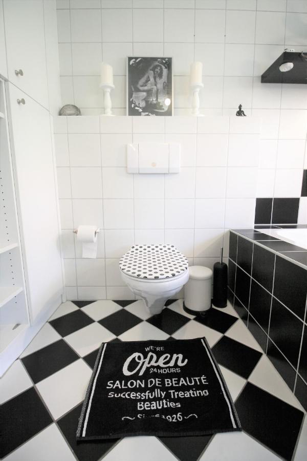 Zentrale Ferienwohnung „Treibholz“ Im Sonnenblumenhaus Flensbourg Extérieur photo